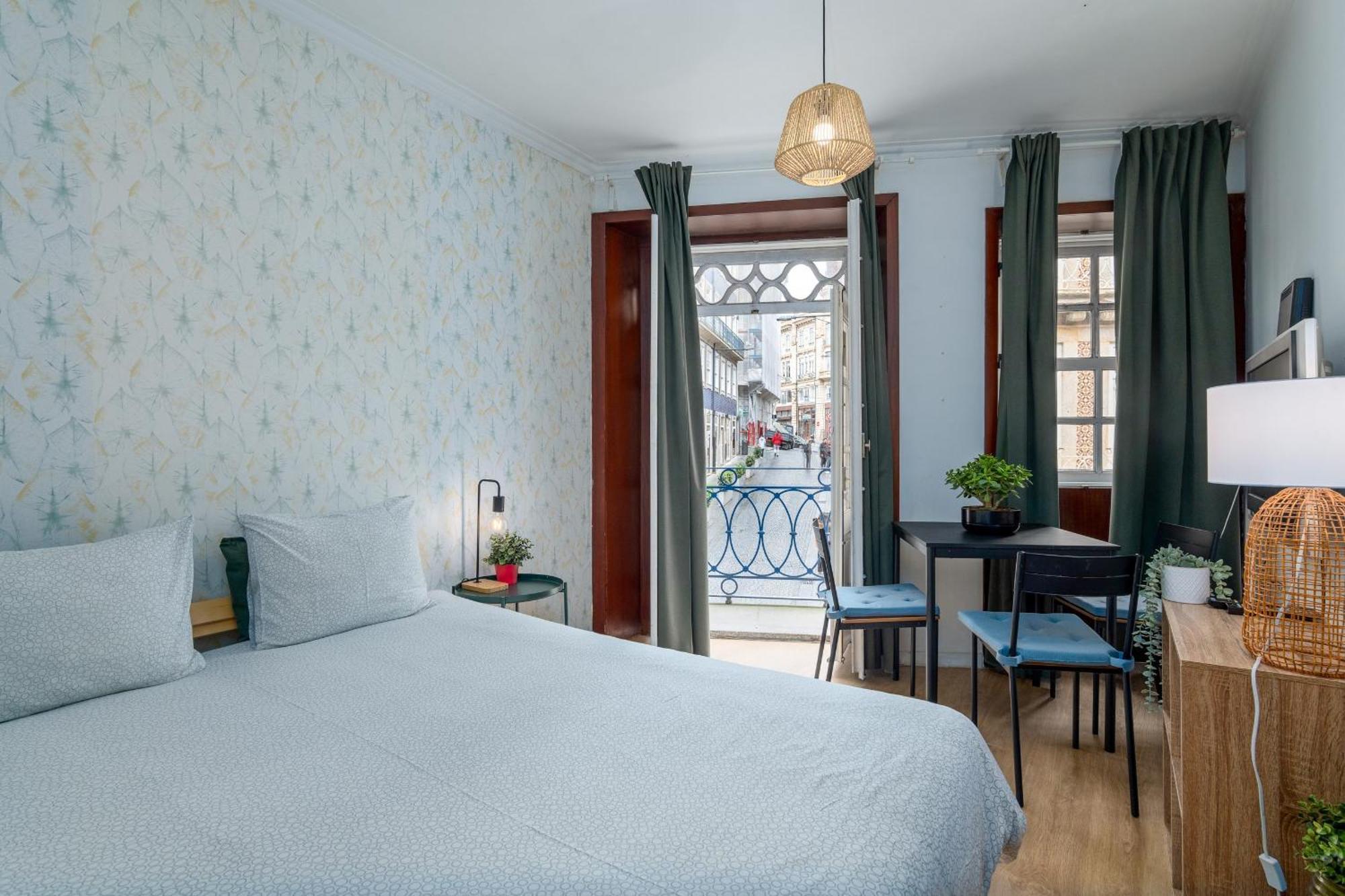 Renovated Feb25 Clerigos Cozy Balcony With Self Check In Lejlighed Porto Eksteriør billede