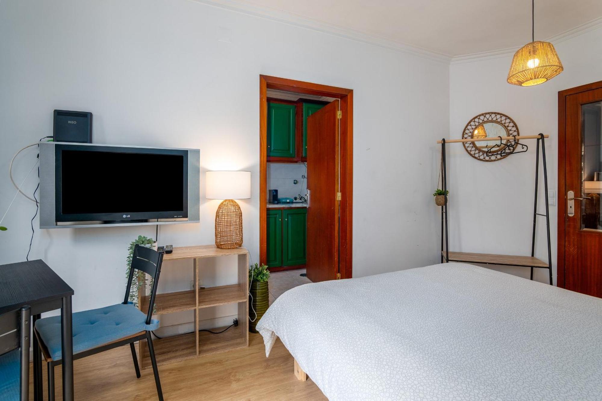 Renovated Feb25 Clerigos Cozy Balcony With Self Check In Lejlighed Porto Eksteriør billede